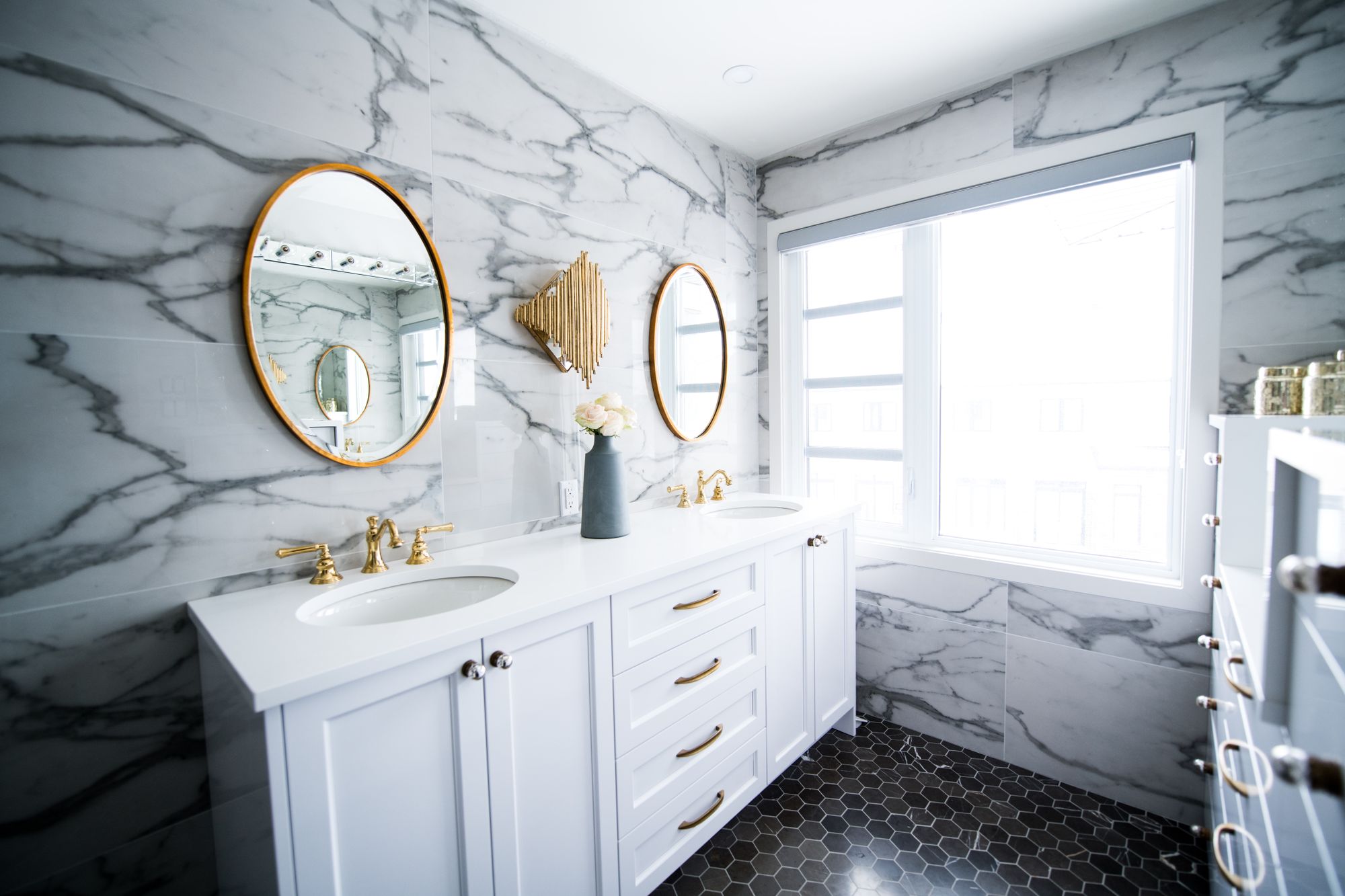 Espejos de baño modernos: 10 propuestas para actualizar tu cuarto
