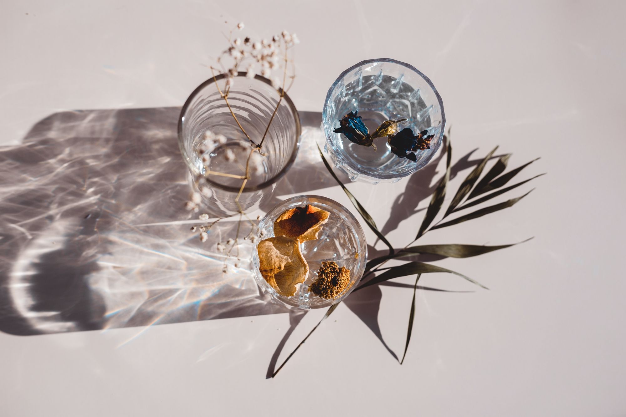 decoración con muebles de vidrio y cristal diferencias