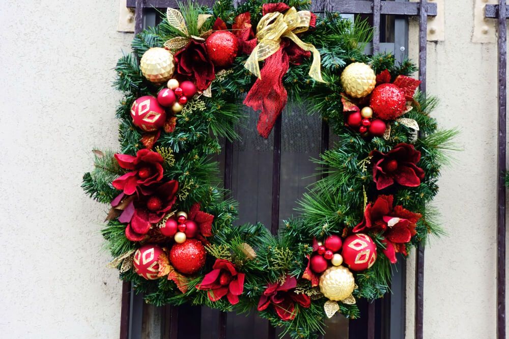 festive red and green christmas wreath