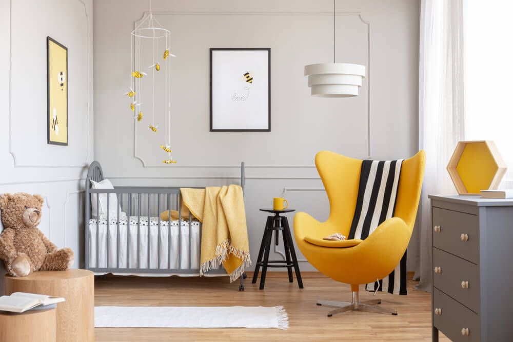 Arne Jacobsens Egg-Sessel in der farbe gelb
