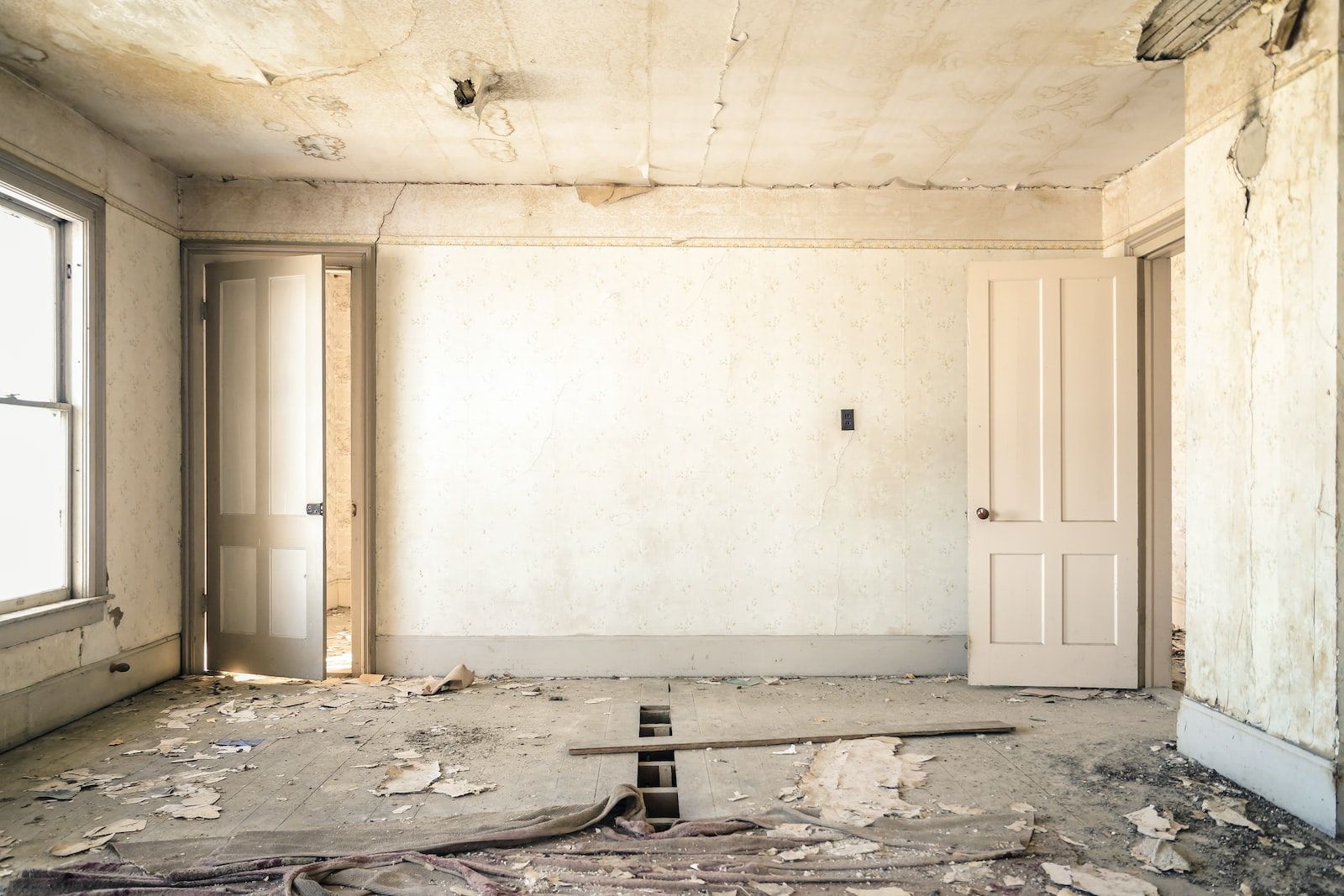 une chambre vide pendant la rénovation