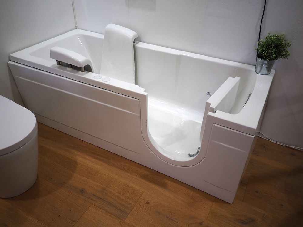 Planta Baixa Banheiro Cadeirante - Shutterstock