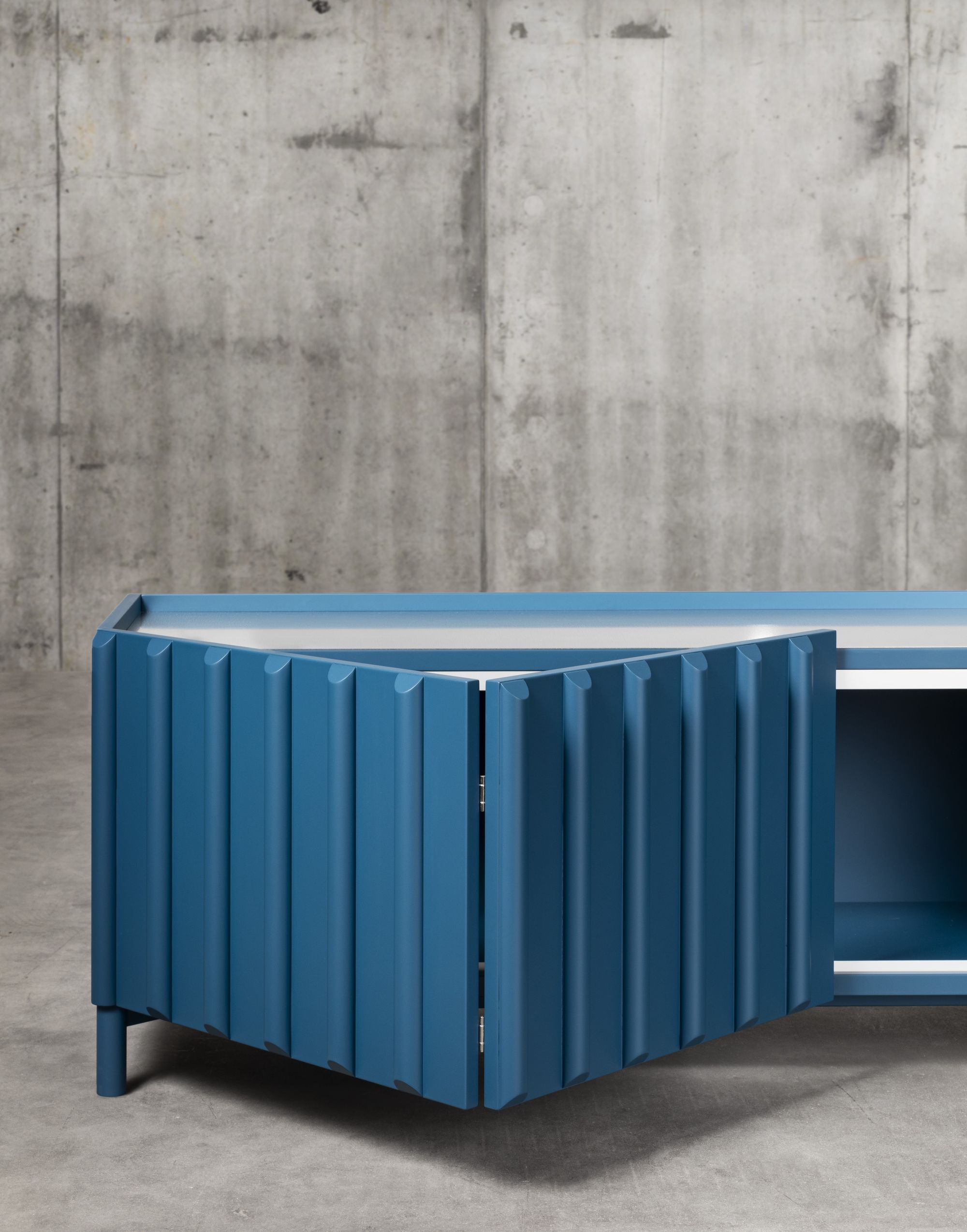 Nuevo mueble de diseño de miniforms, container, mueble de colores, mármol o madera