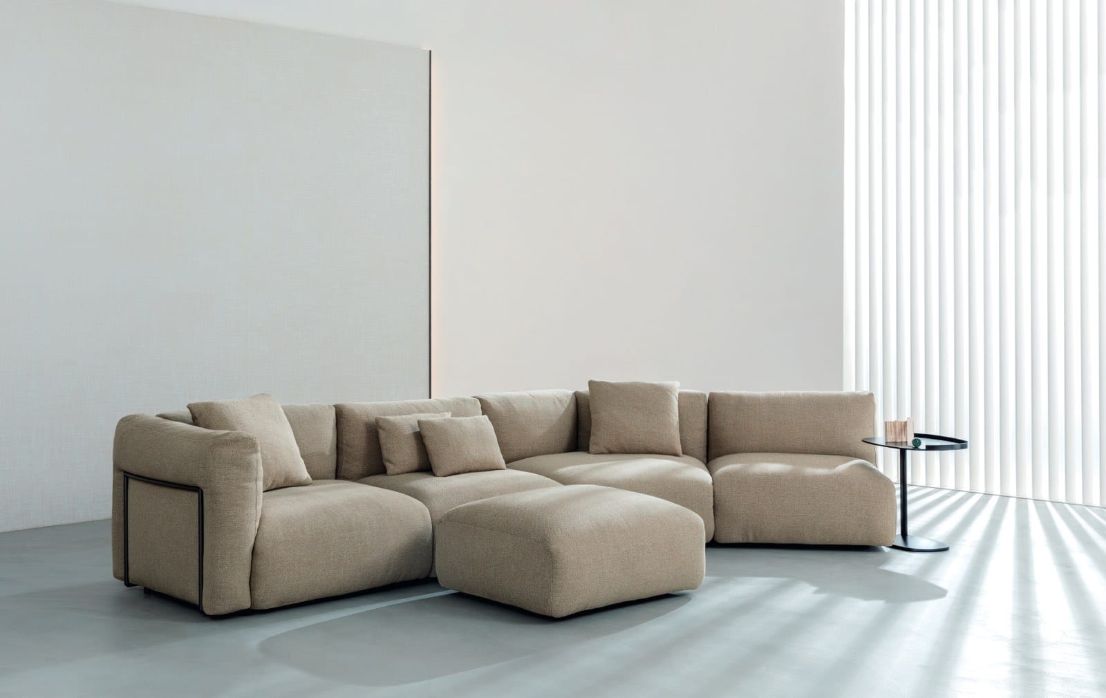 sofá modular beige de diseño
