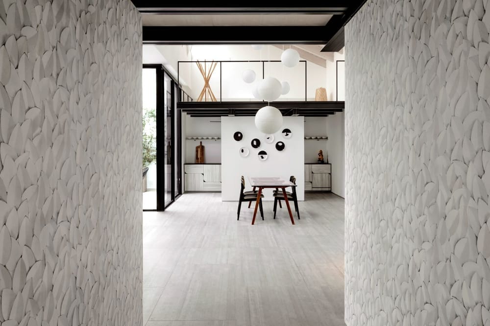 loft industrial minimalista com papel de parede