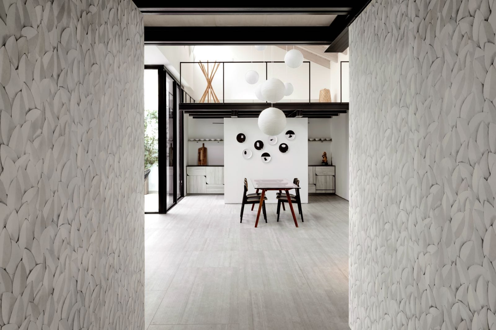 loft minimalista industrial con papel de pared