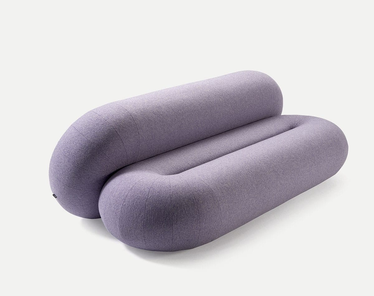 sofá minimalista moderno de color violeta