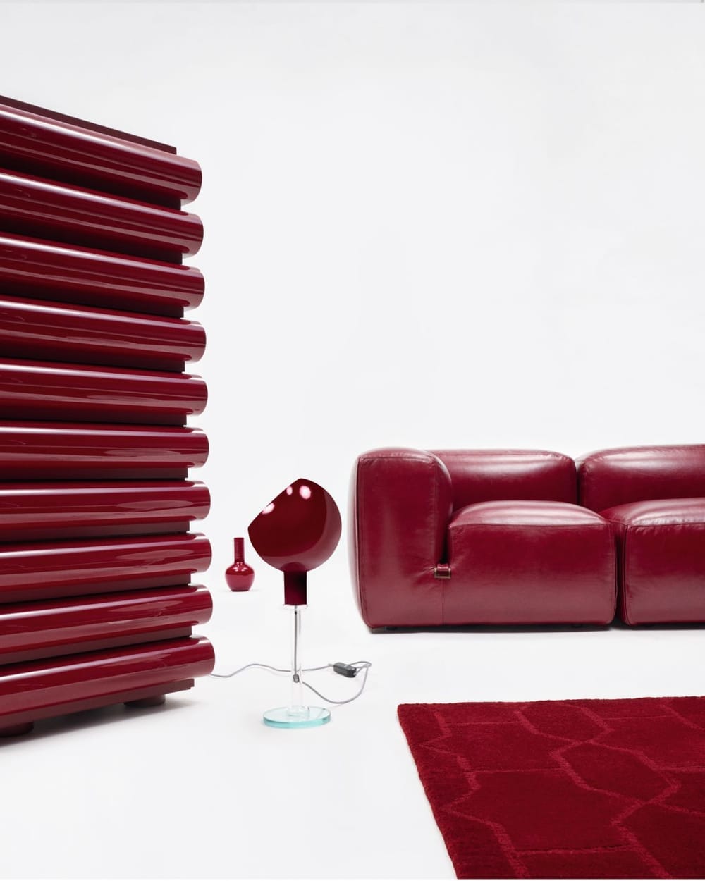 Gucci Design Ancora : des meubles couleur vin, Salone del Mobile 2024, Milan Design Week