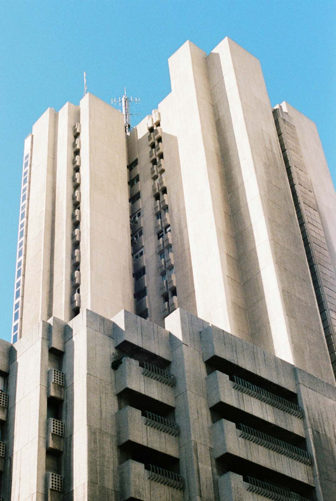 arquitectura brutalista en Madrid, torre de valencia