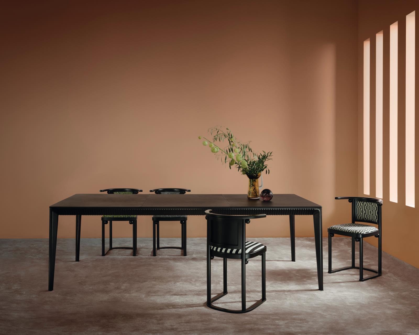 mesa de comedor de madera de diseño, wittmann,Mesa ADÈLE, de Philippe Nigro