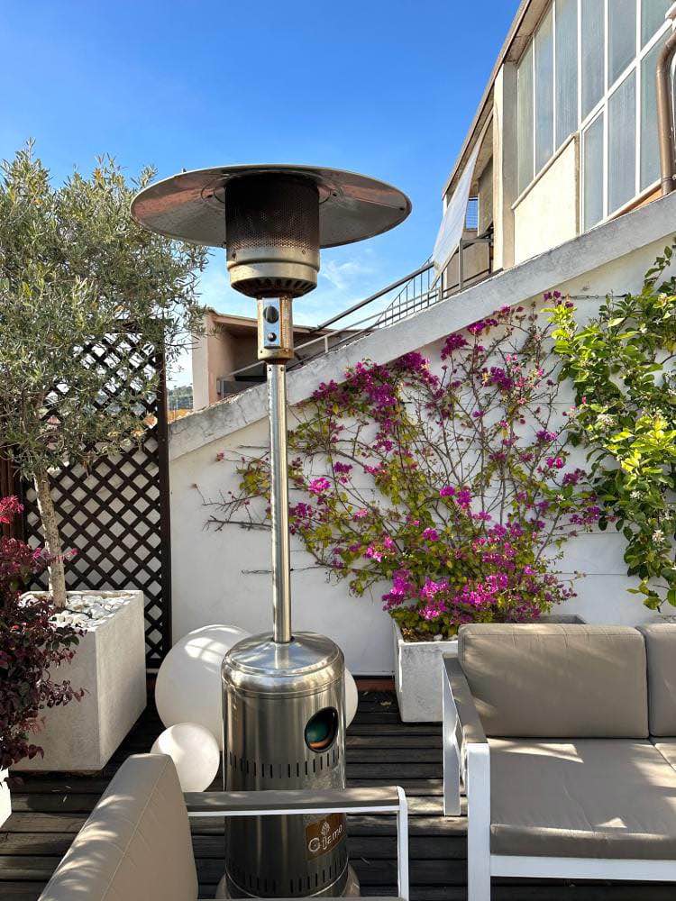 calentador en decoración de terraza de diseño en casa