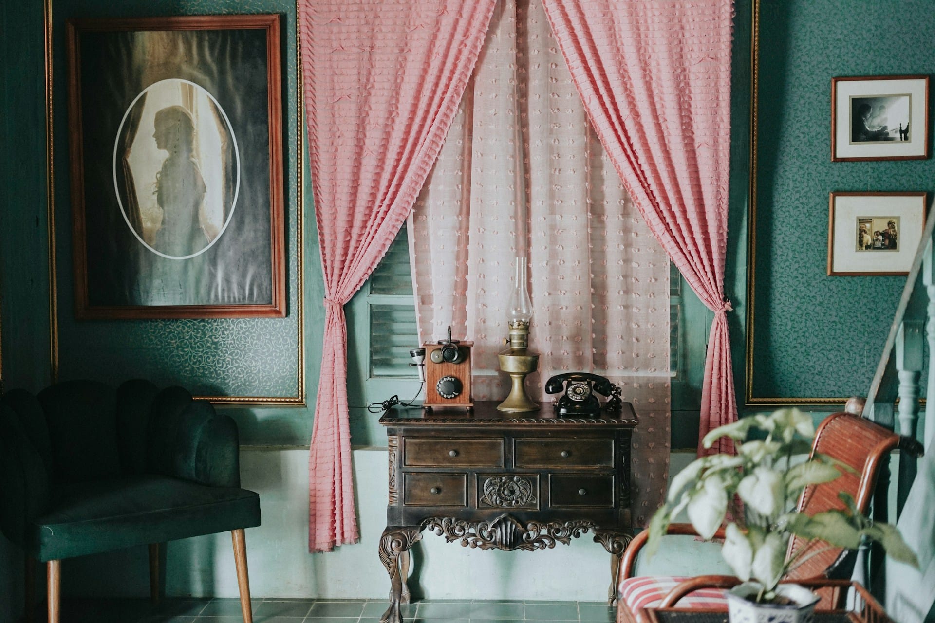 elegantes viktorianisches Interieur mit Vintage-Elementen