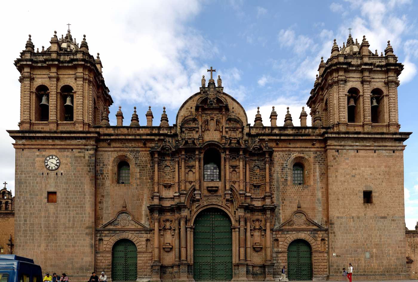 Catedral de Cuzco, arquitectura barroca en Perú, latinoamérica, fachada de piedra