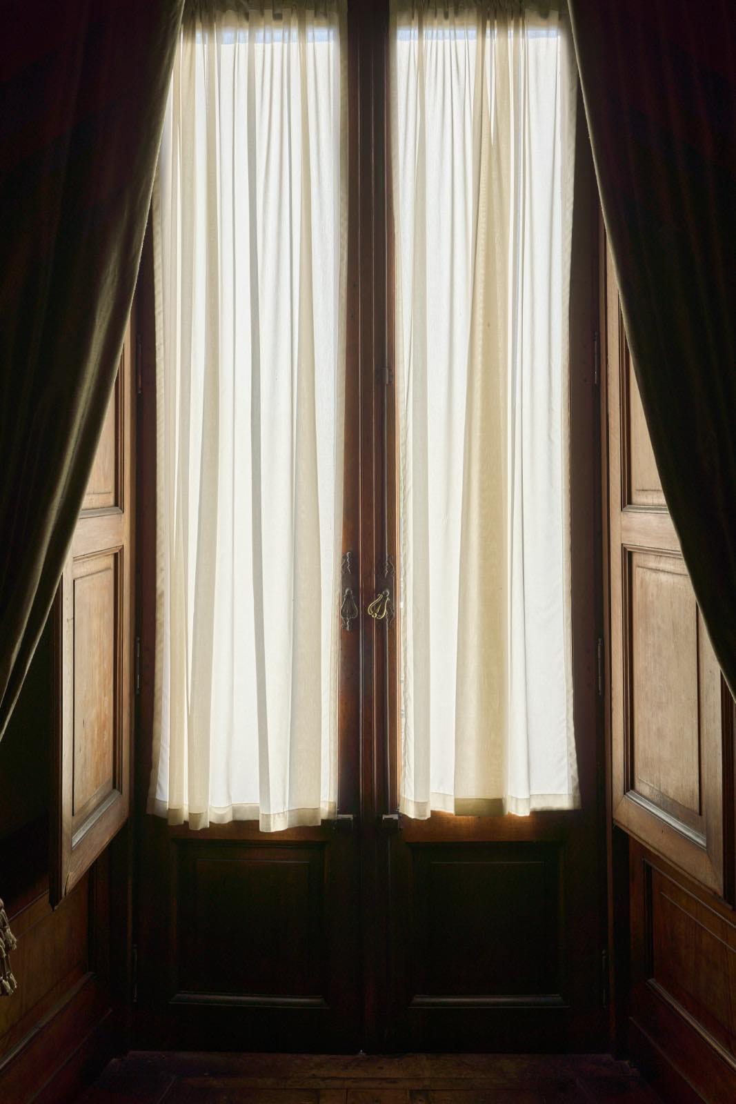 cortinas con gusanillo de tela blanca