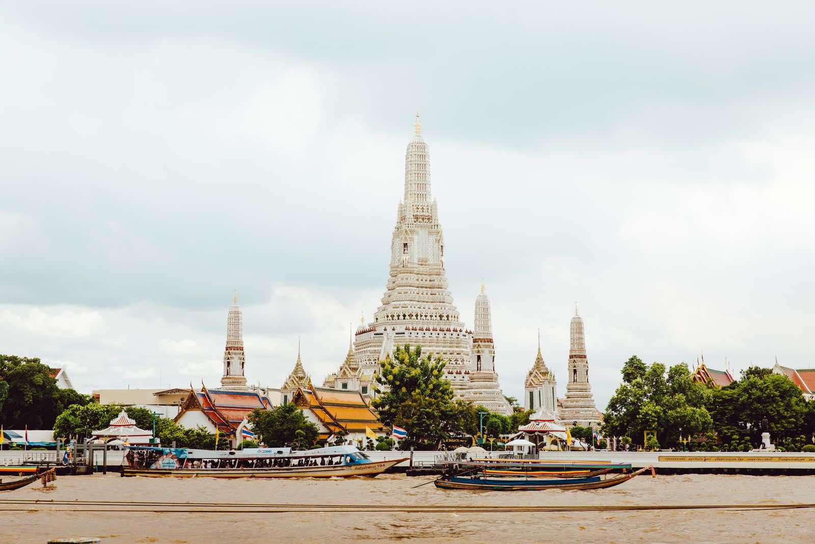 Templo Wat Arun Ratchawararam Ratchawaramahawihan, bangkok, arquitectura
