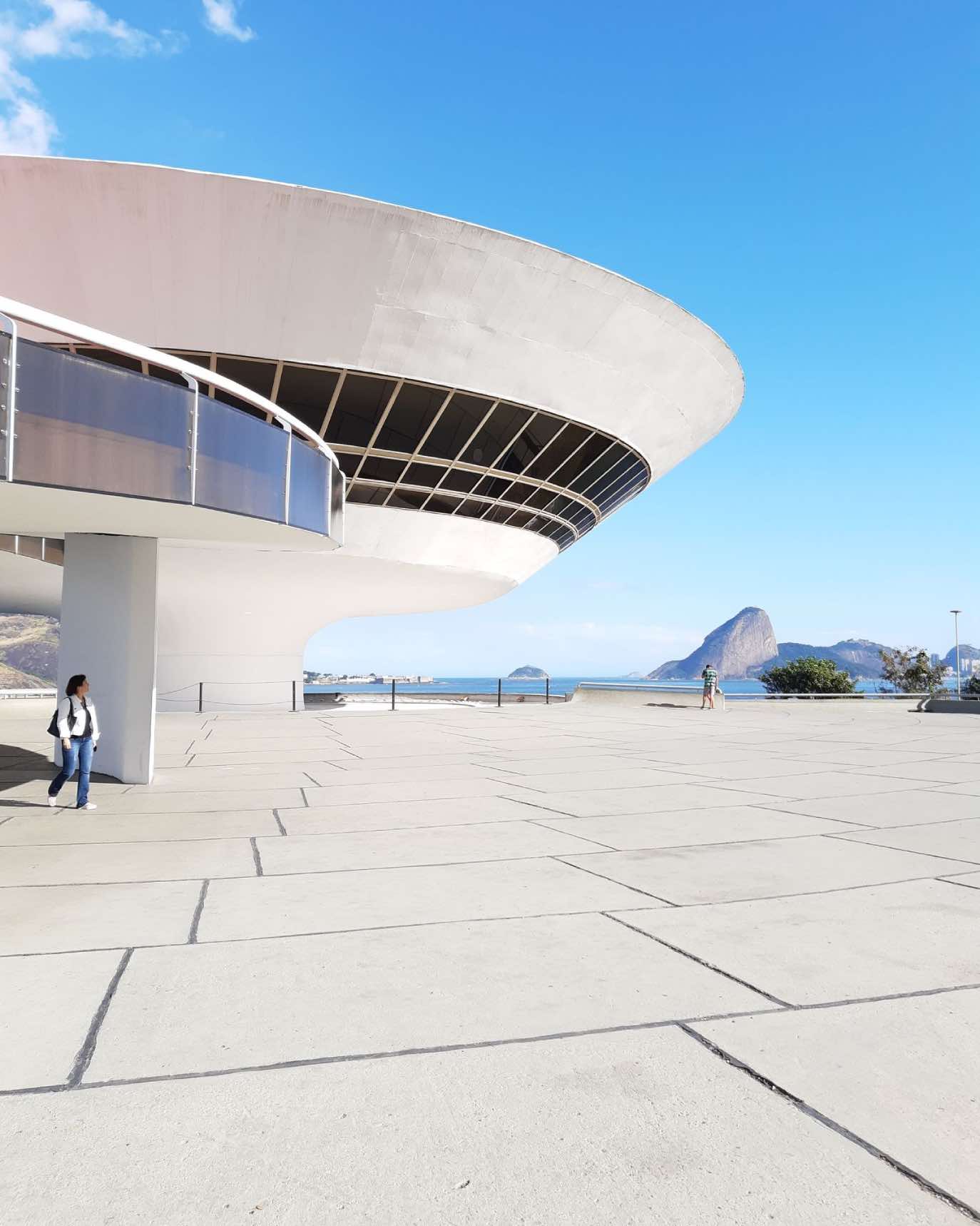 Museo de Arte Contemporáneo Niterói, obra de Oscar Niemeyer, arquitectura rio de janeiro