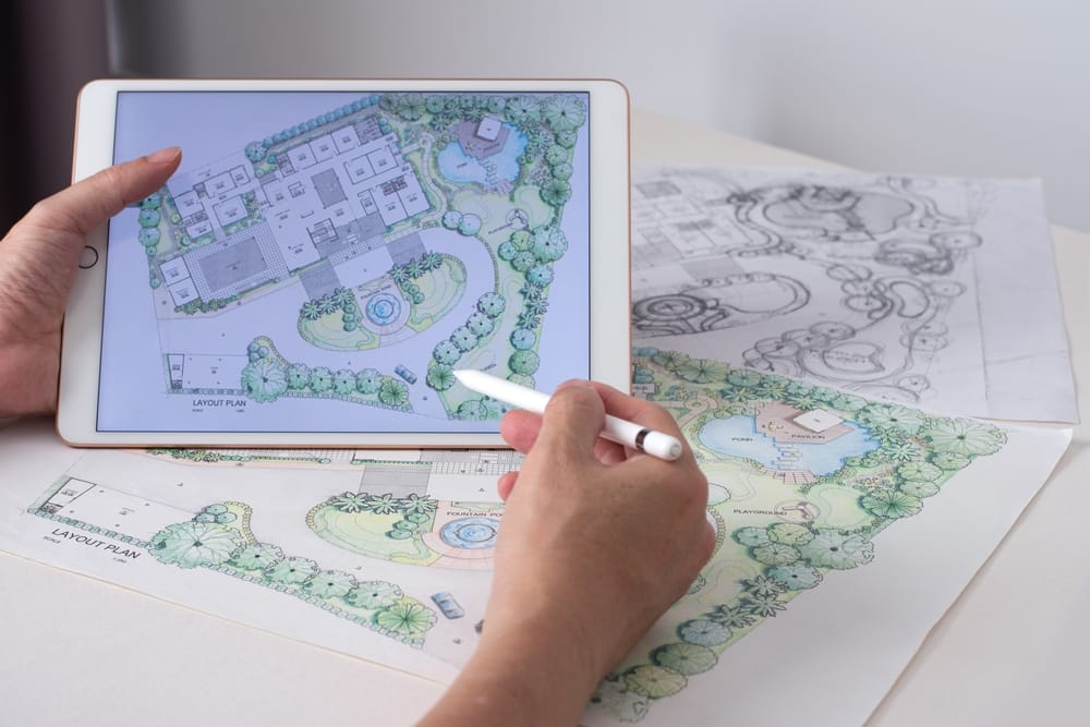 Plan du jardin sur un iPad et sur papier