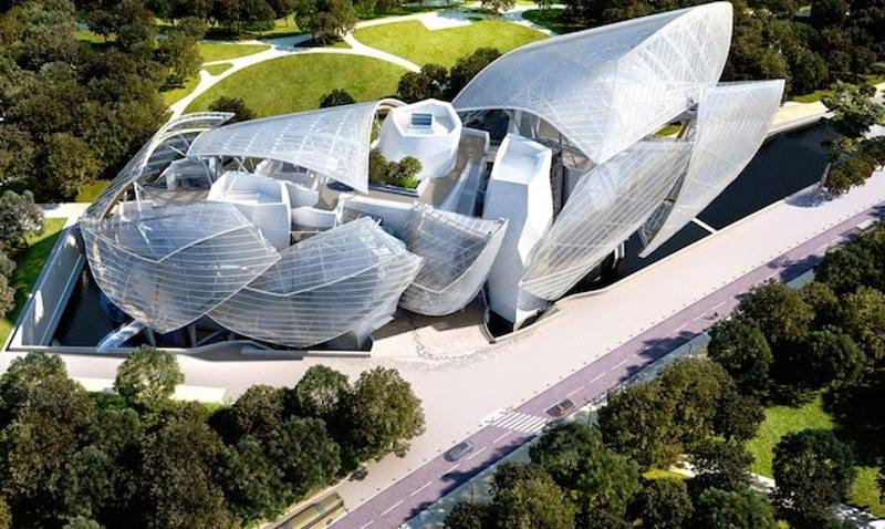 Arquitetura contemporânea francesa do prédio Louis Vuitton