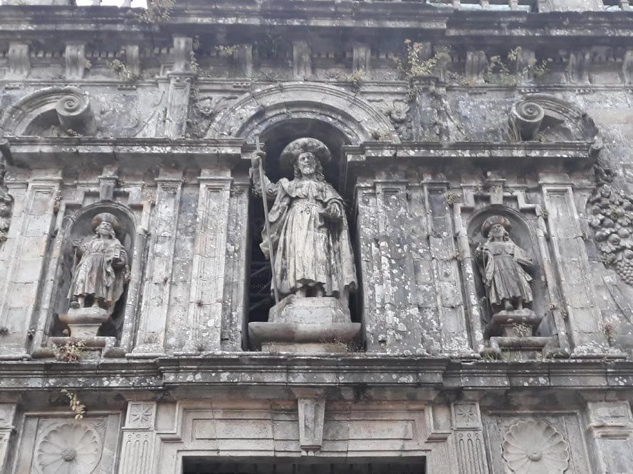 Skulpturen in der Kathedrale von Santiago de Compostela