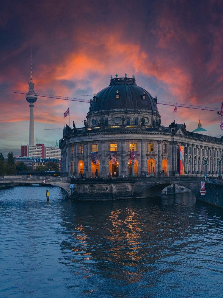 Bode-Museum in Berlin in der nacht