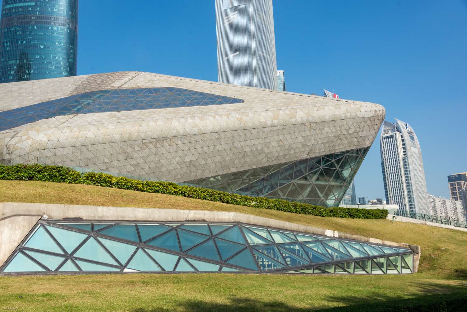 Ópera de Guangzhou, obra de Zaha Hadid Architects. arquitectura contemporánea china
