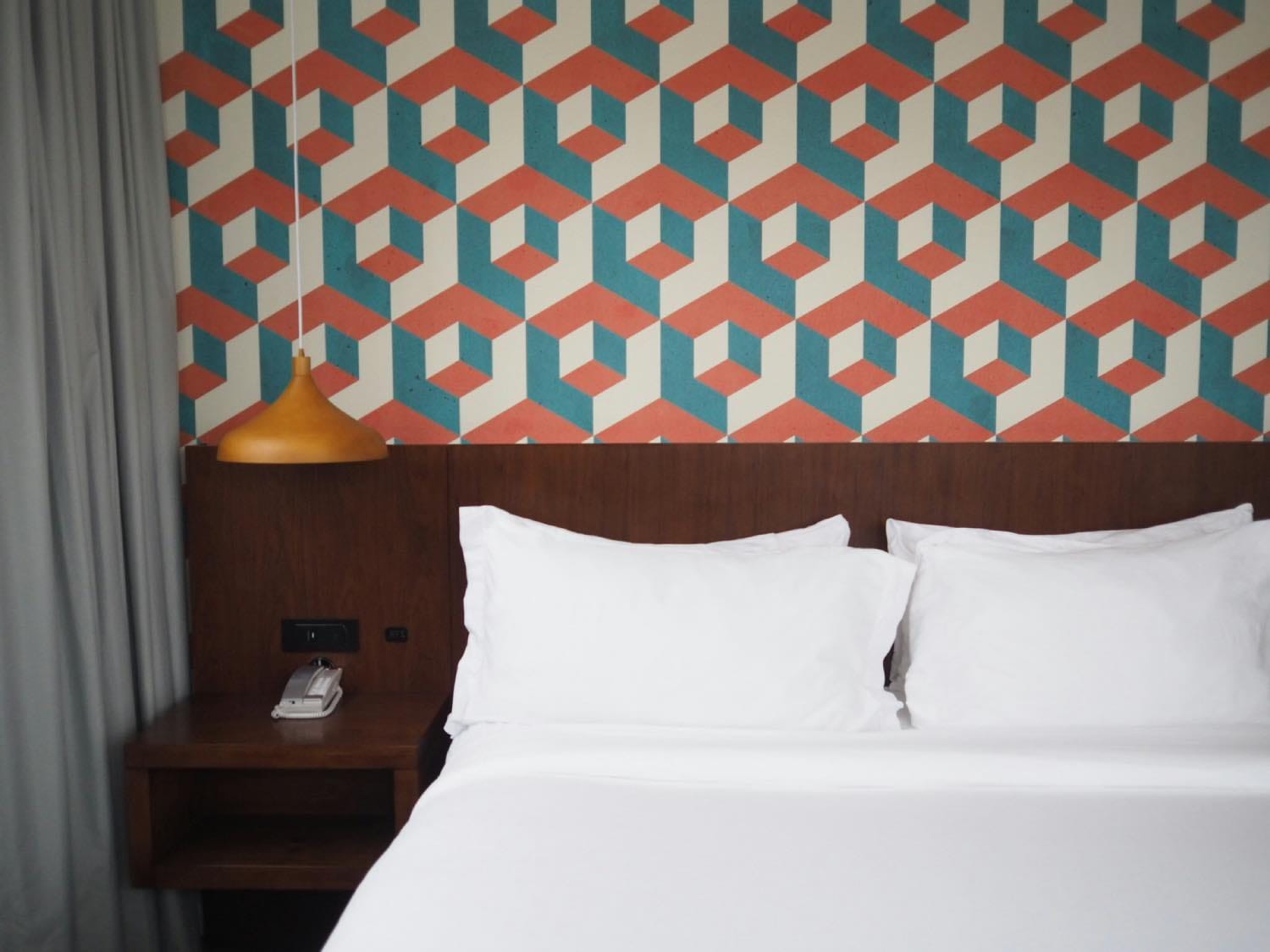 decoración de dormitorio con papel de pared, la psicología del color