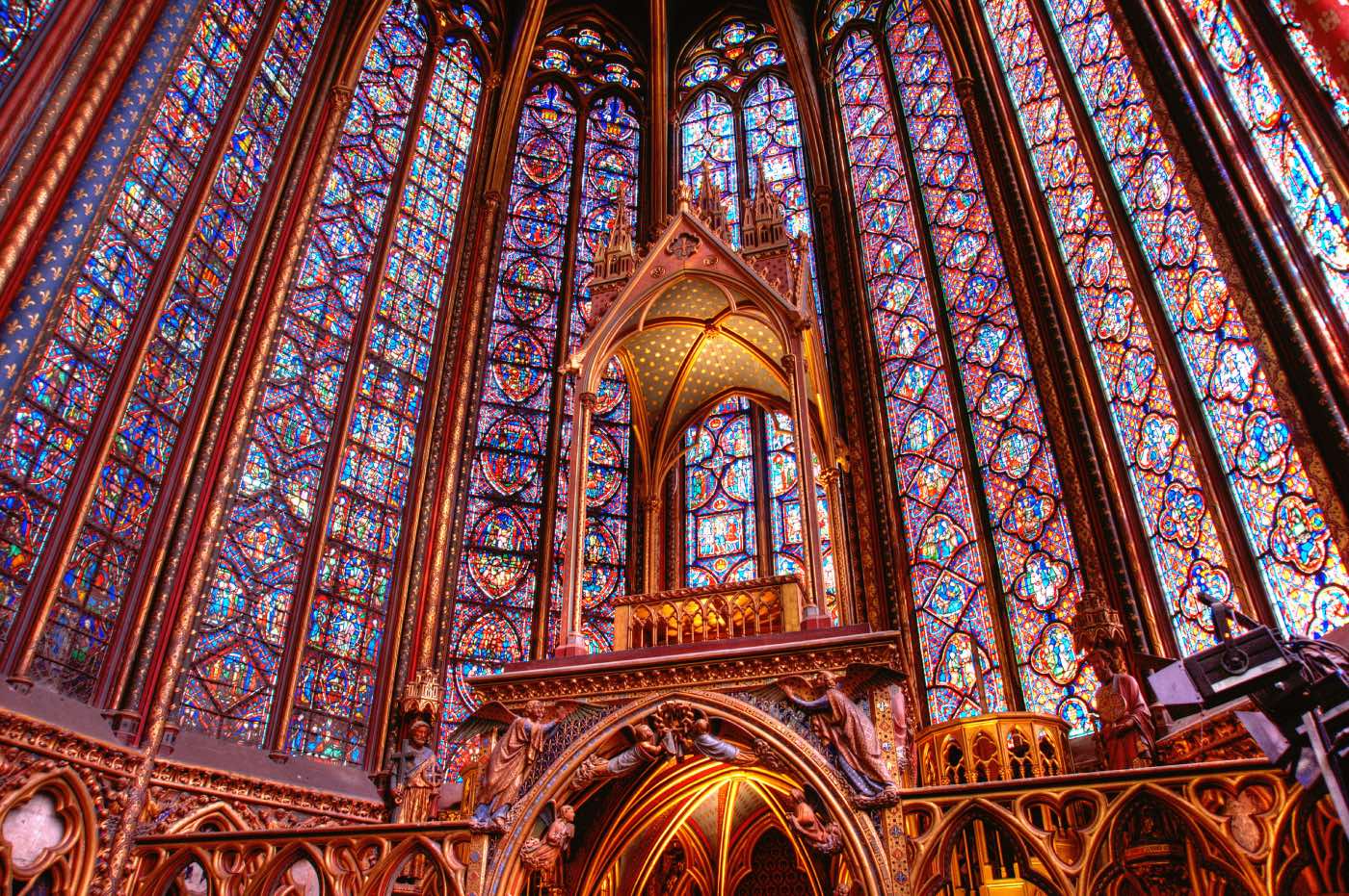 Arquitectura gótica francesa, Sainte-Chapelle de París. vidrieras de colores