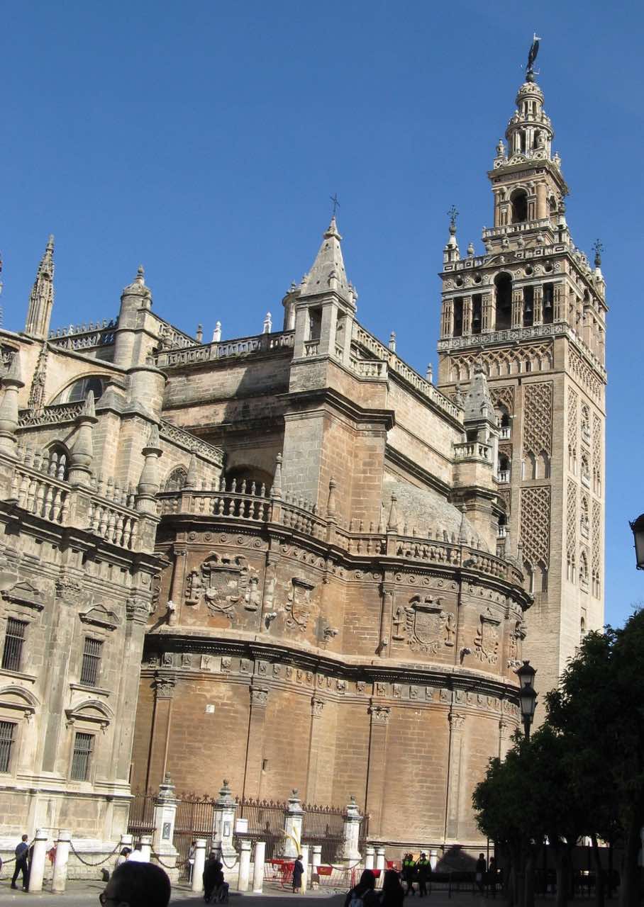 Arquitectura gótica española, la Catedral de Sevilla exterior y torre