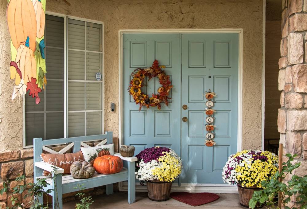 seasonal porch decor