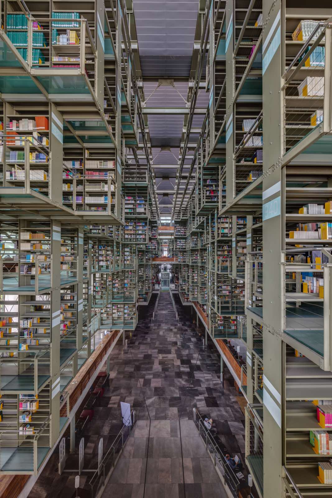 Arquitectos famosos mexicanos: Alberto Kalach, Biblioteca Vasconcelos en CDMX.