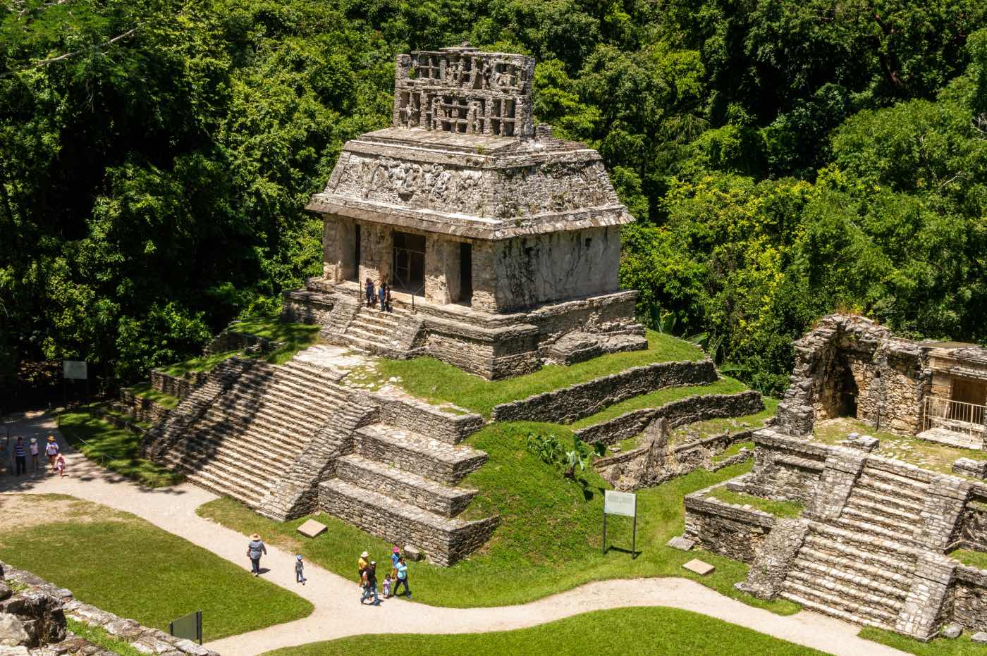 Arquitectura maya: Templo del Sol, Palenque, Chiapas, México.