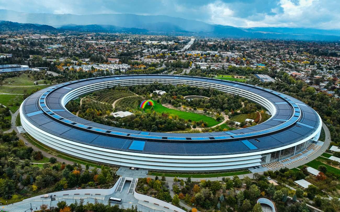 Obras de Norman Foster: Apple Park, Cupertino. arqeuitectura moderna 