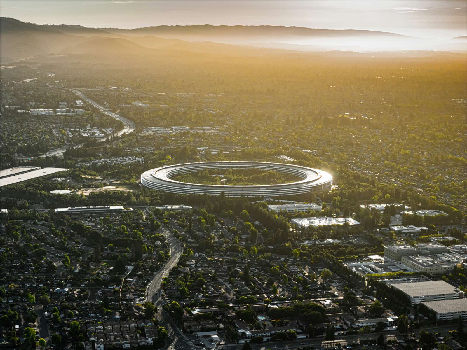 Obras de Norman Foster: Apple Park, Cupertino. arquitectura moderna