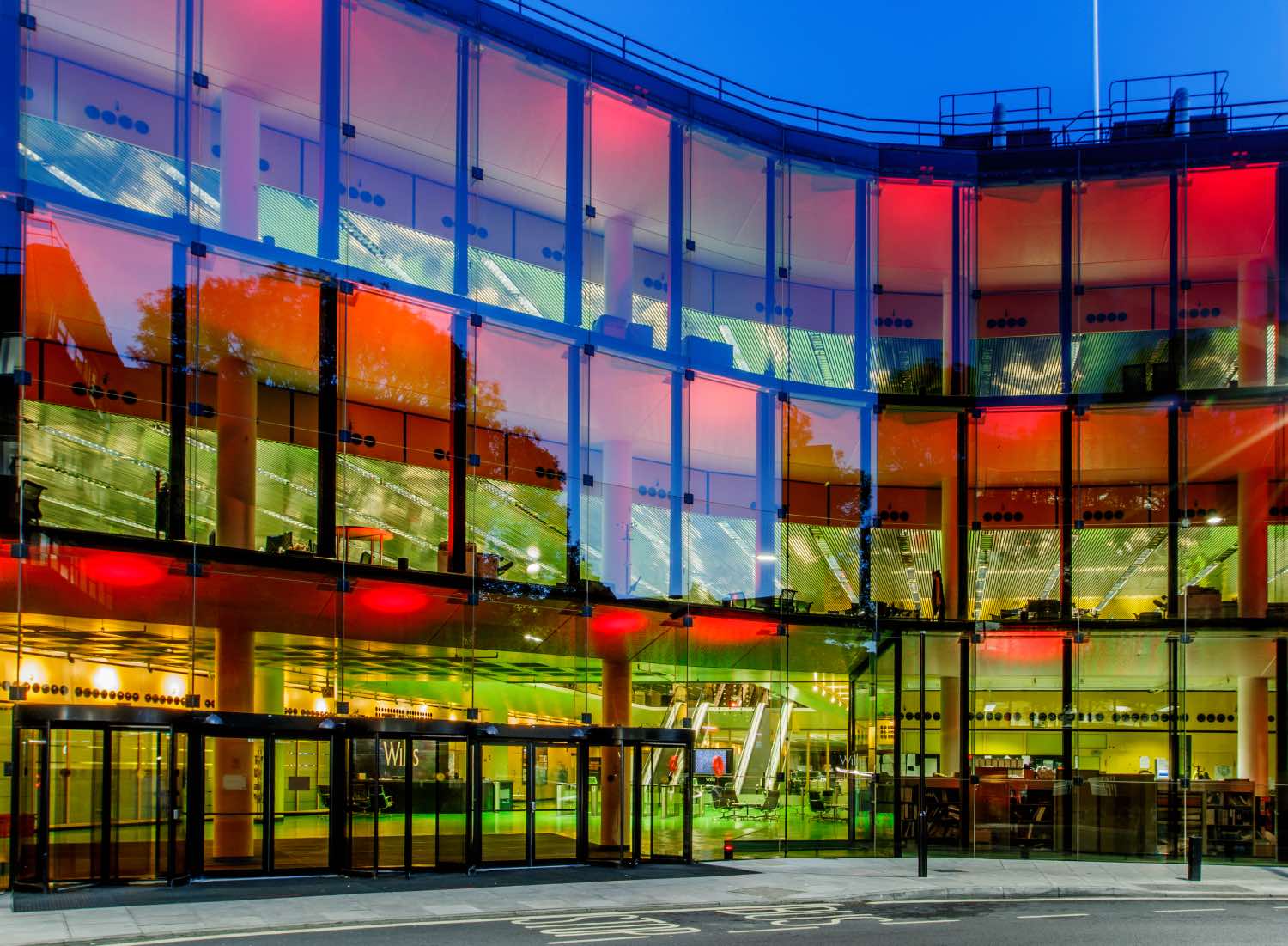 Obras de Norman Foster: Edificio Willis, Ipswich. arquitectura moderna de cristal