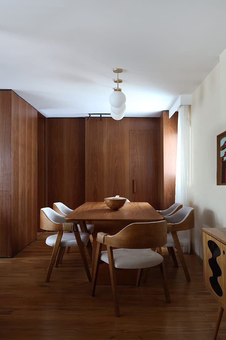 apartamento de diseño en sao paulo, decoración retrofuturista con madera