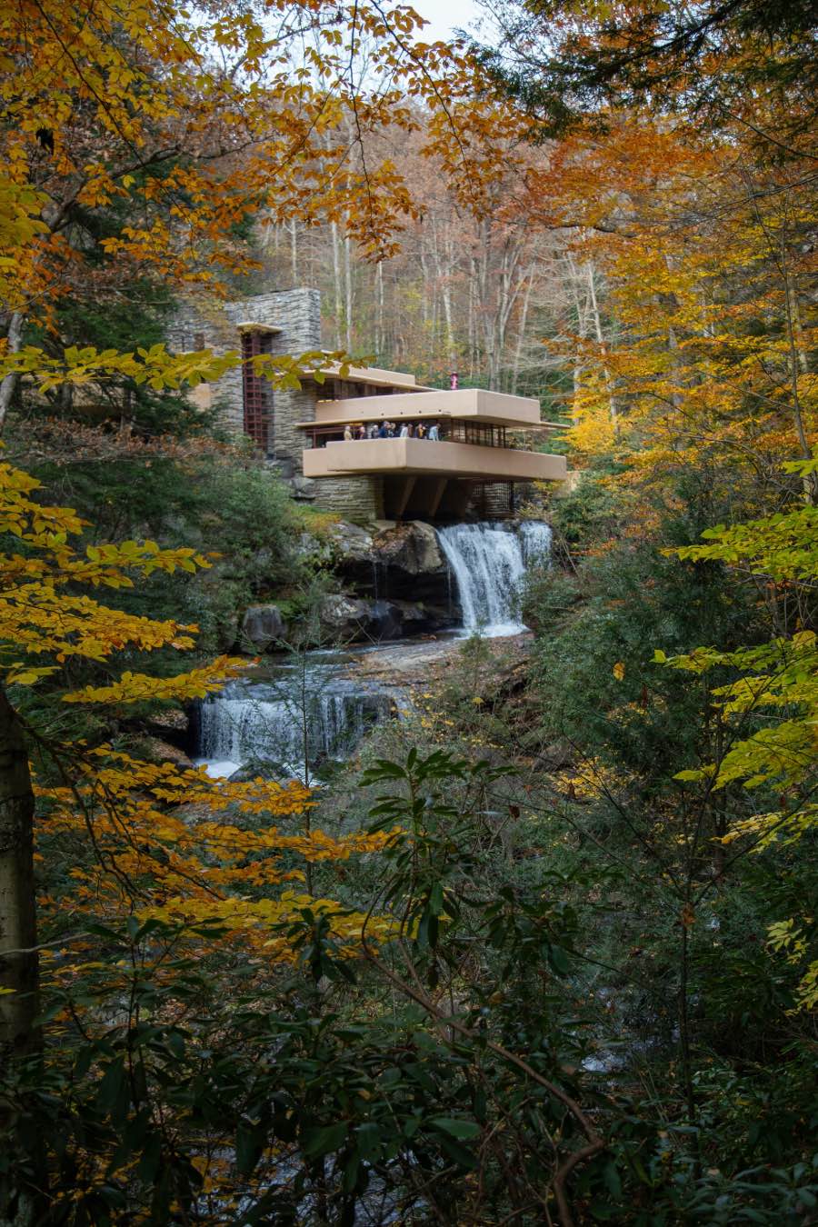 obras de Frank Lloyd Wright: la Casa de la Cascada