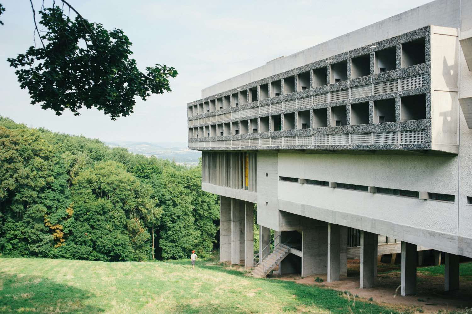 Le Corbusier obras: El Monasterio de Sainte Marie de La Tourette, arquitectura moderna francia