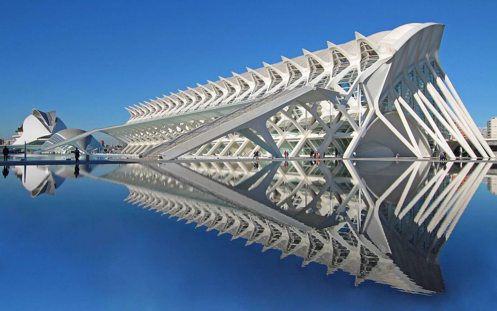 la arquitectura de Santiago Calatrava: Museo de las Ciencias Príncipe Felipe, Valencia.