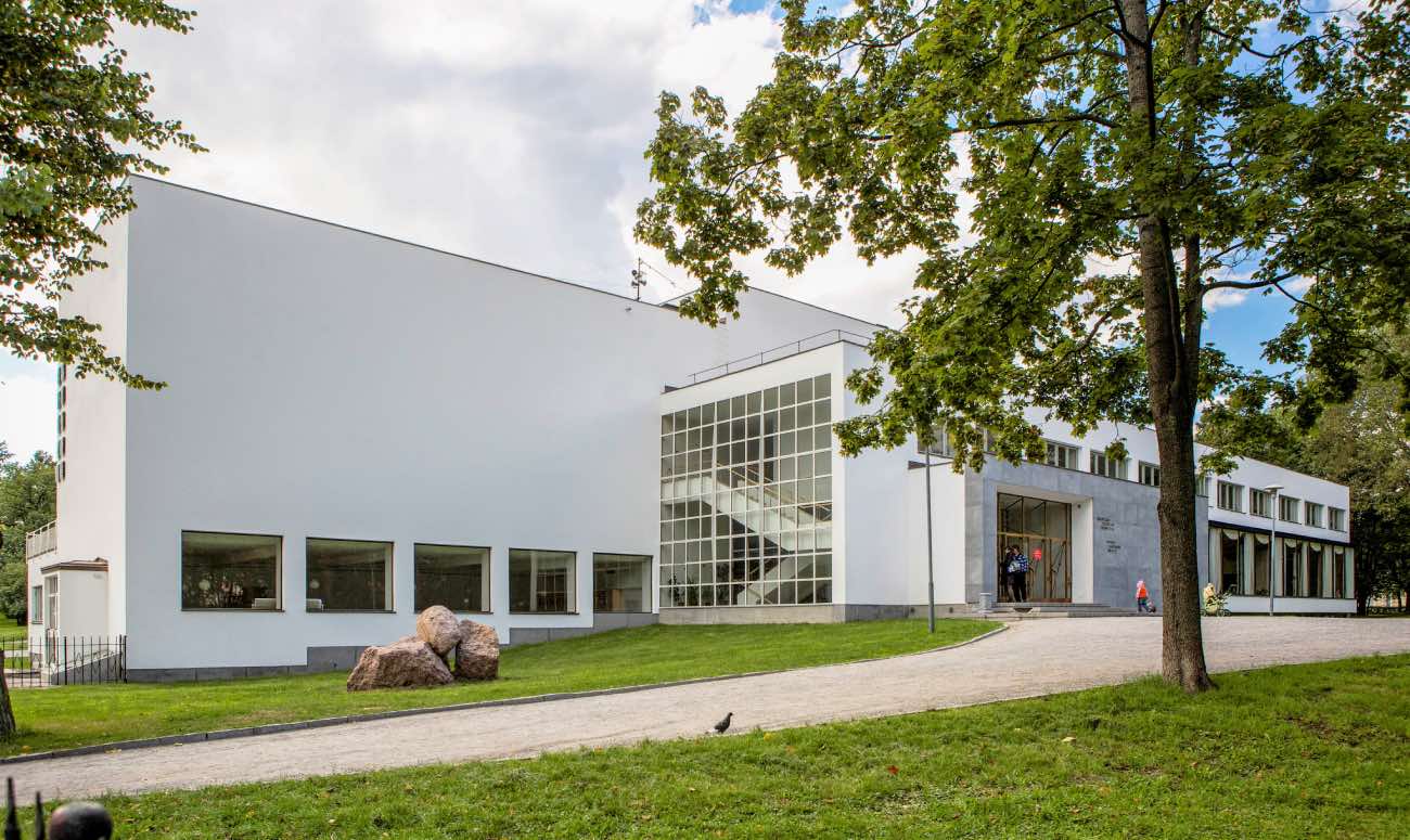 obras de Alvar Aalto: Biblioteca de Viipuri, en Vyborg, Rusia. arquitectura moderna blanca