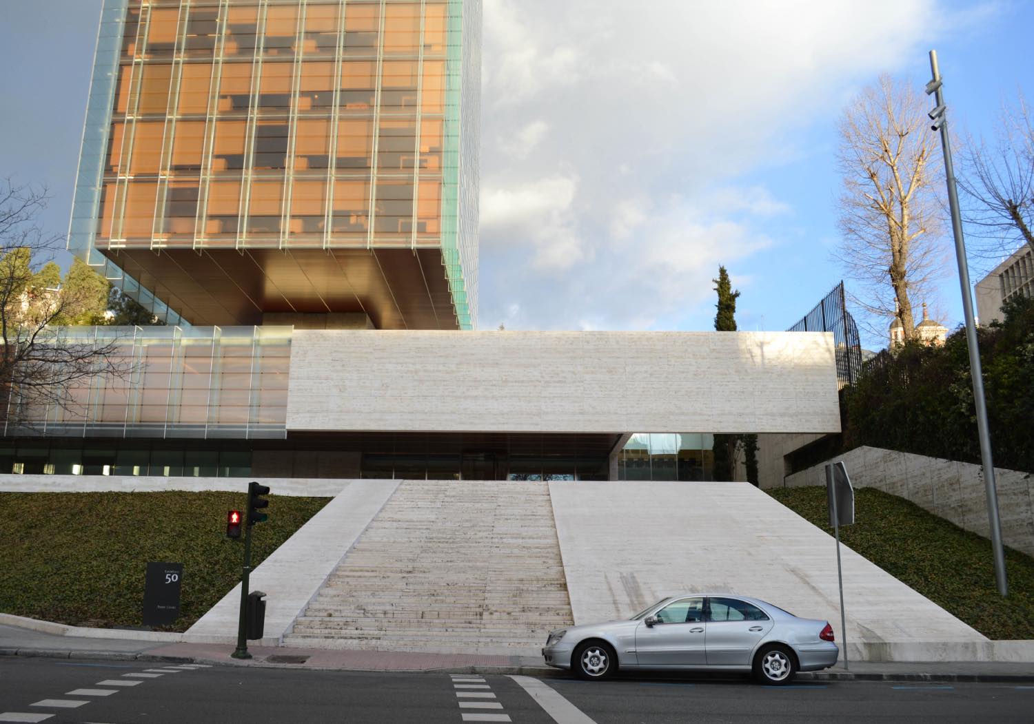 Arquitectos famosos españoles. Rafael de La-Hoz Arderius: Edificio Castelar, en Madrid