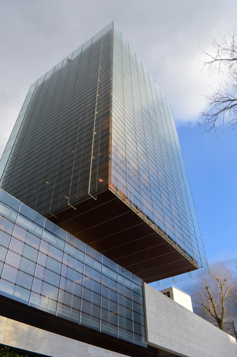 Arquitectos famosos españoles. Rafael de La-Hoz Arderius: Edificio Castelar, en Madrid