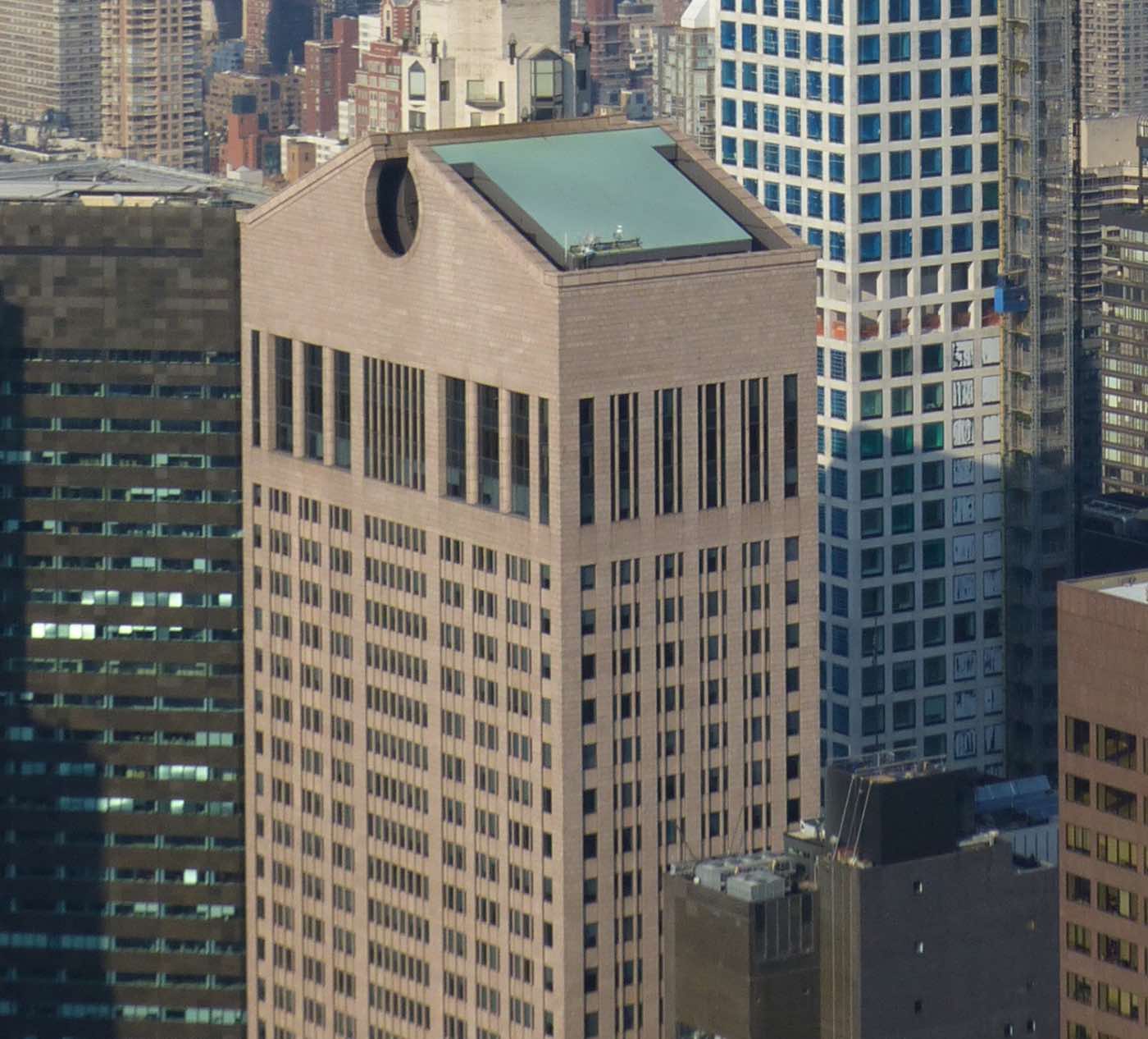 obras de Philip Johnson: 550 Madison Avenue, Nueva York. rascacielos posmoderno