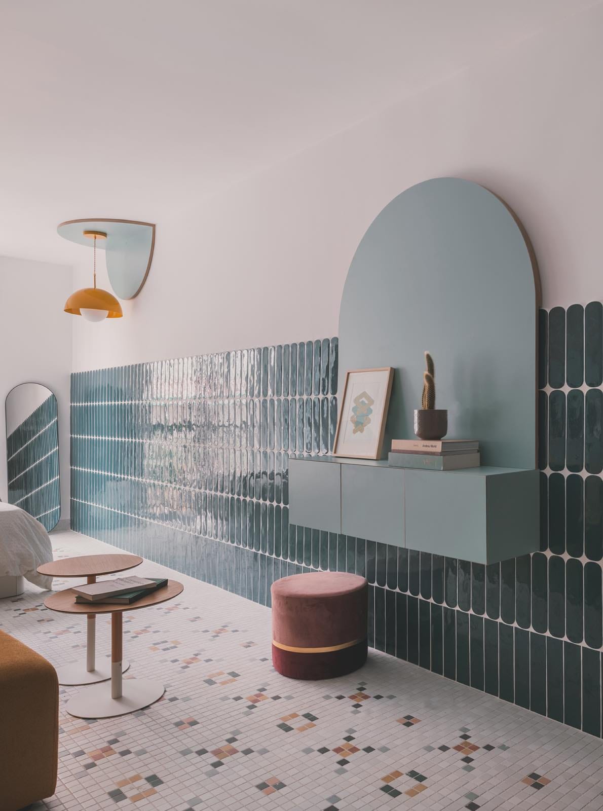 apartamento con azulejos,Un pequeño estudio a todo color en Carabanchel