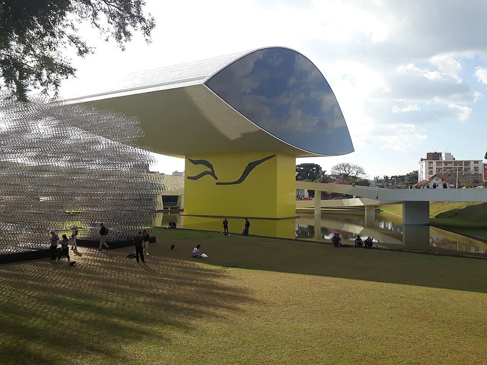 Museu Oscar Niemeyer, em Curutiba, Paraná