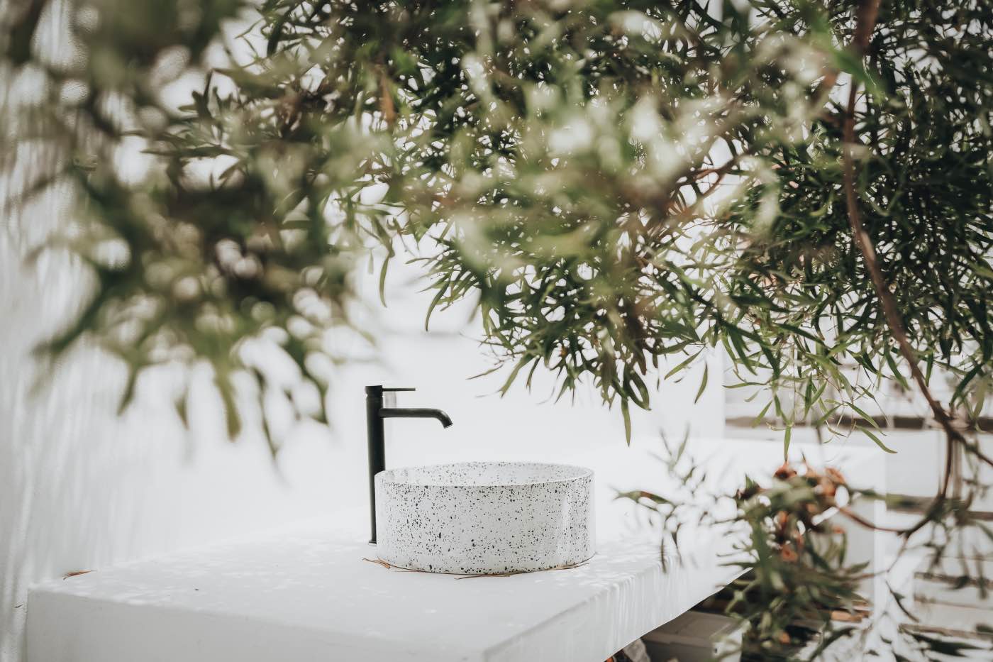 cocina exterior en villa amonita, casa moderna con piscina en lanzarote