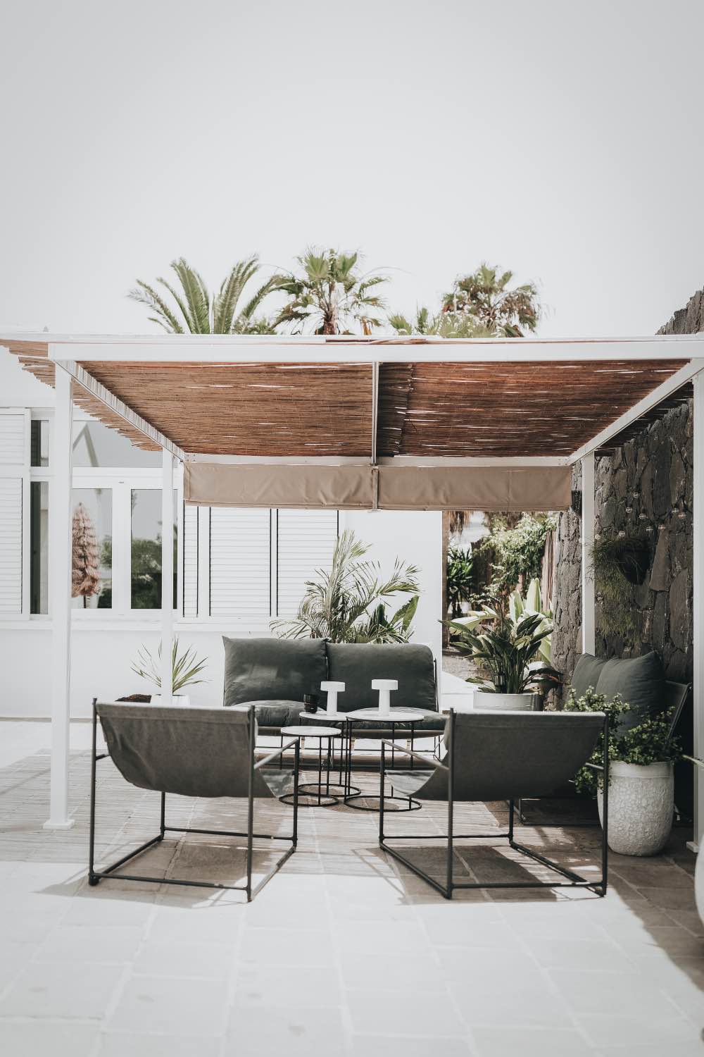 pérgola de jardín, villa amonita, casa moderna con piscina en lanzarote