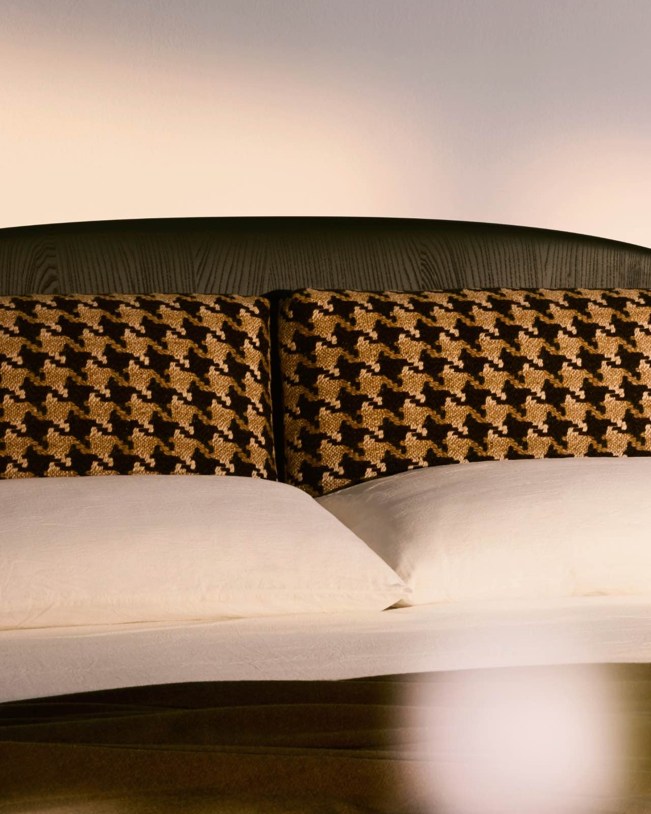 tipos de cabeceros de camas: de madera moderno