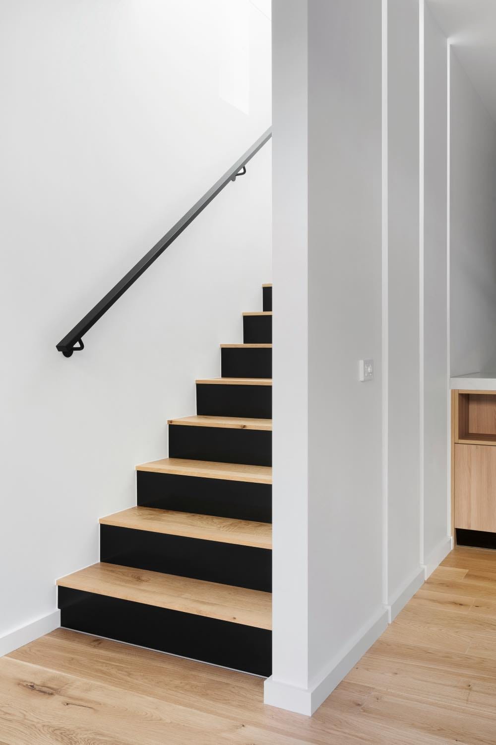 diseño de escaleras modernas madera y negro