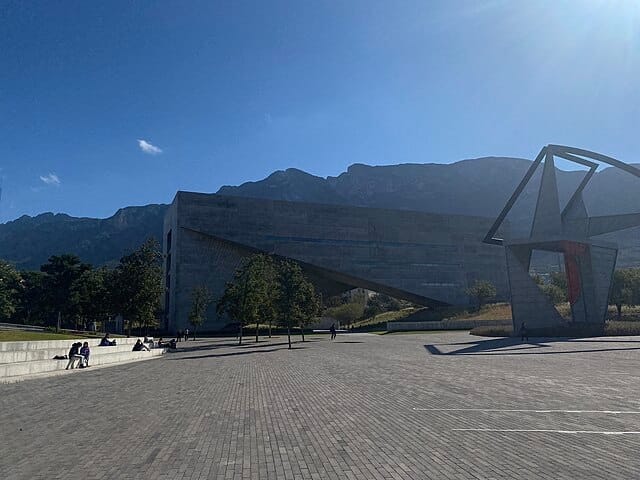 12 obras de Tadao Ando: Centro Roberto Garza Sada en Monterrey, México