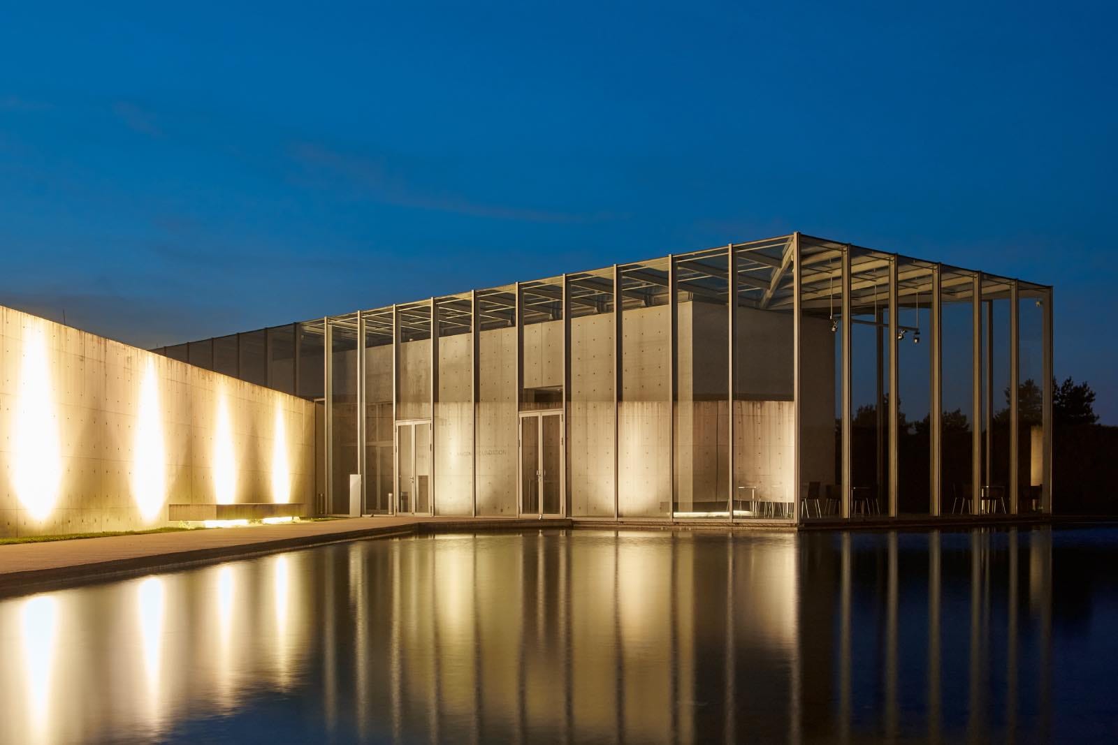 œuvres de Tadao Ando : Langen Foundation à Neuss, Allemagne. architecture moderne